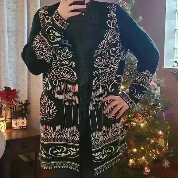 Black and White Printed Cardigan - Picture 3 of 6